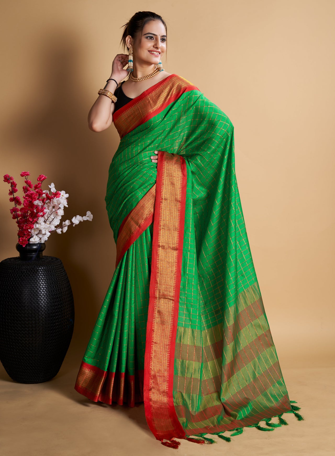 NOZ2TOZ Women's Party Wear Designer Green Color Chex Pattern Silk Blend Saree - Distacart