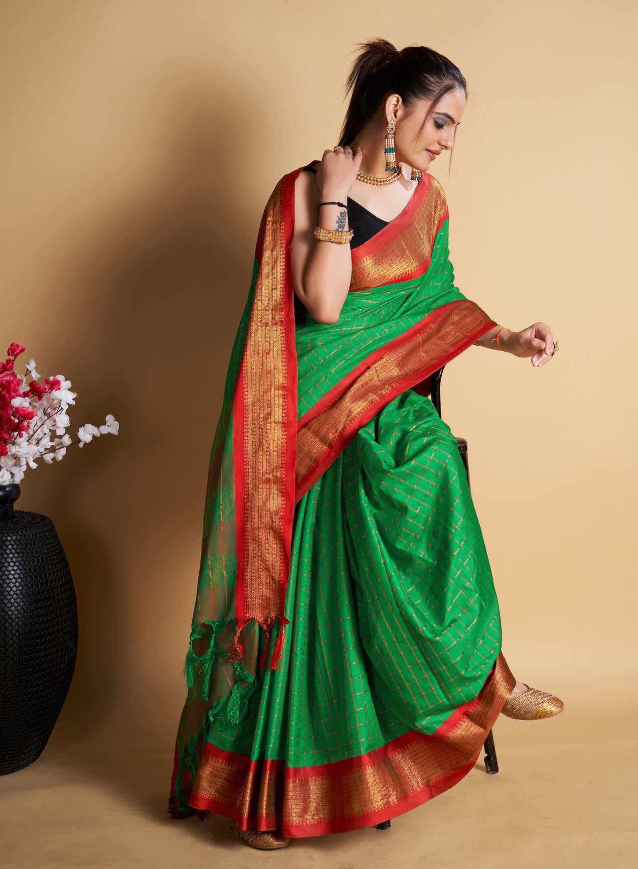 NOZ2TOZ Women's Party Wear Designer Green Color Chex Pattern Silk Blend Saree - Distacart
