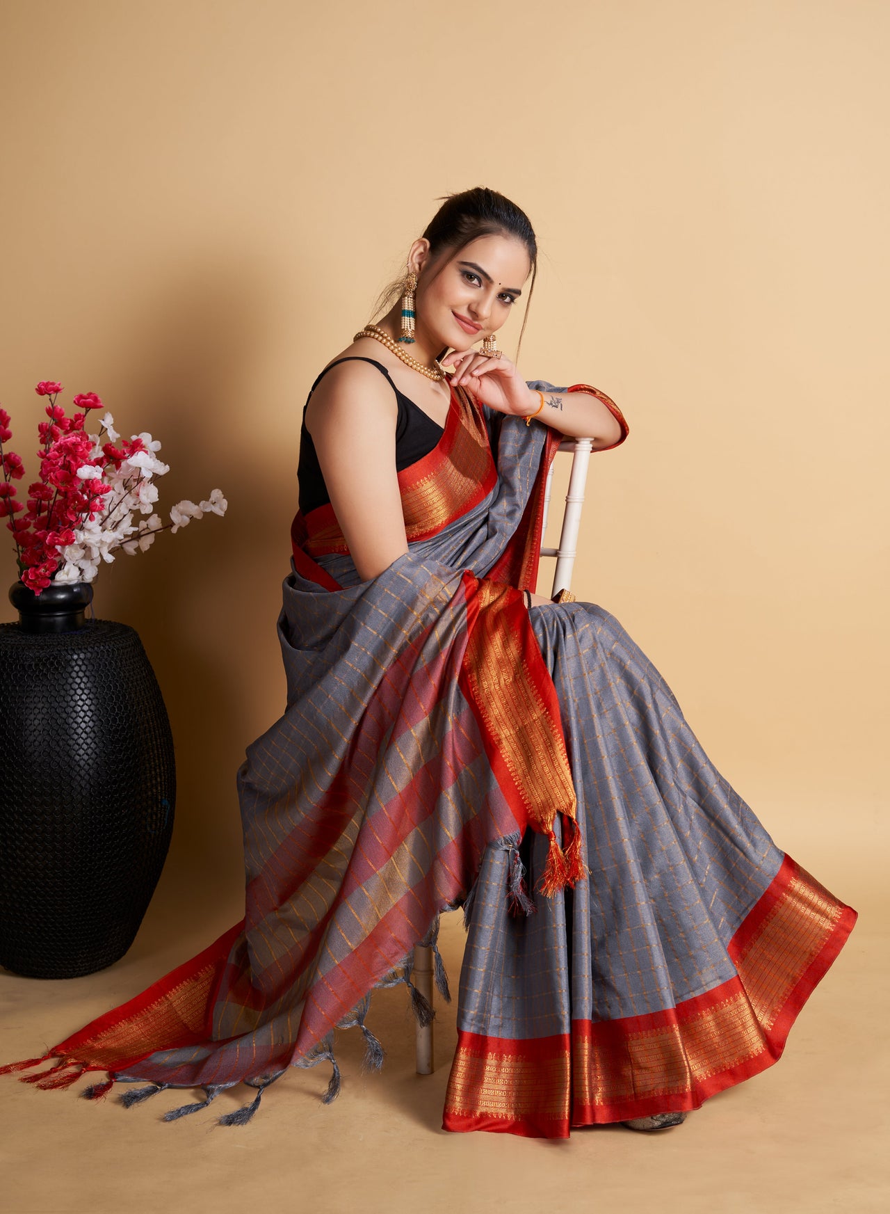 NOZ2TOZ Women's Party Wear Designer Grey Color Chex Pattern Silk Blend Saree - Distacart