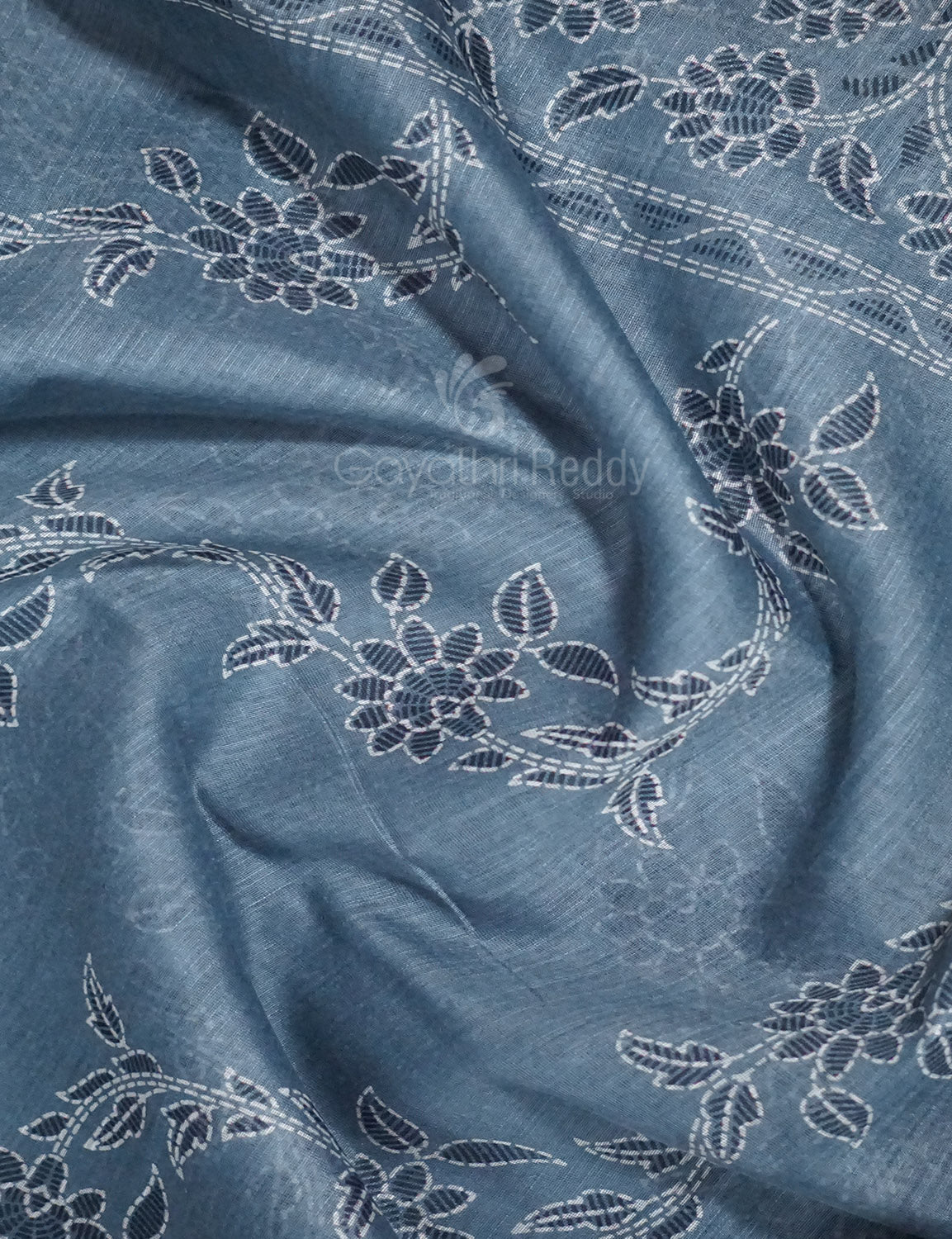 Shades of Light Ash Grey Colour Floral Print Semi Chanderi Saree By Gayathri Reddy Designer Studio - Distacart
