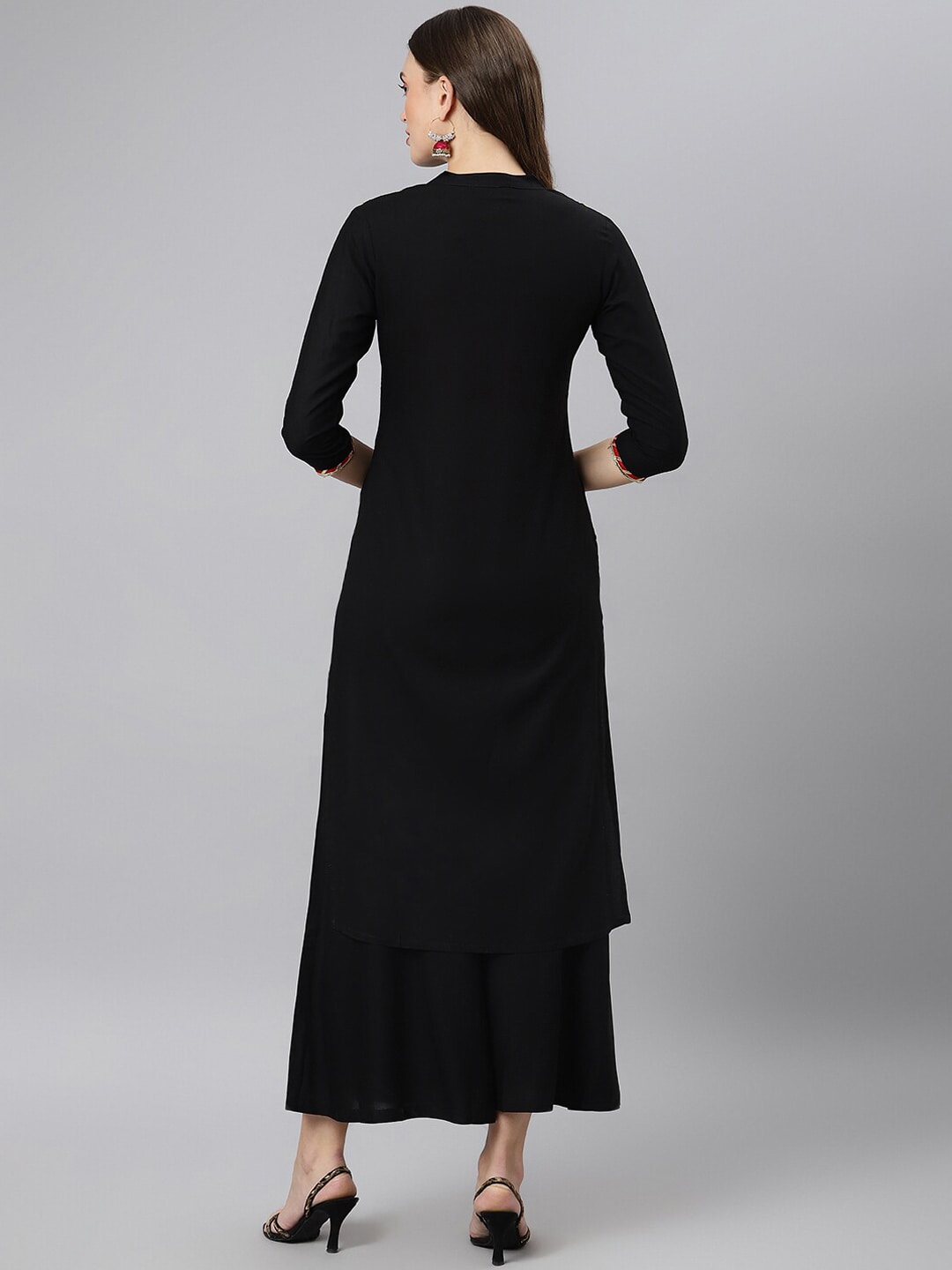 Khushal K Women Black Geometric Thread Work Kurta - Distacart