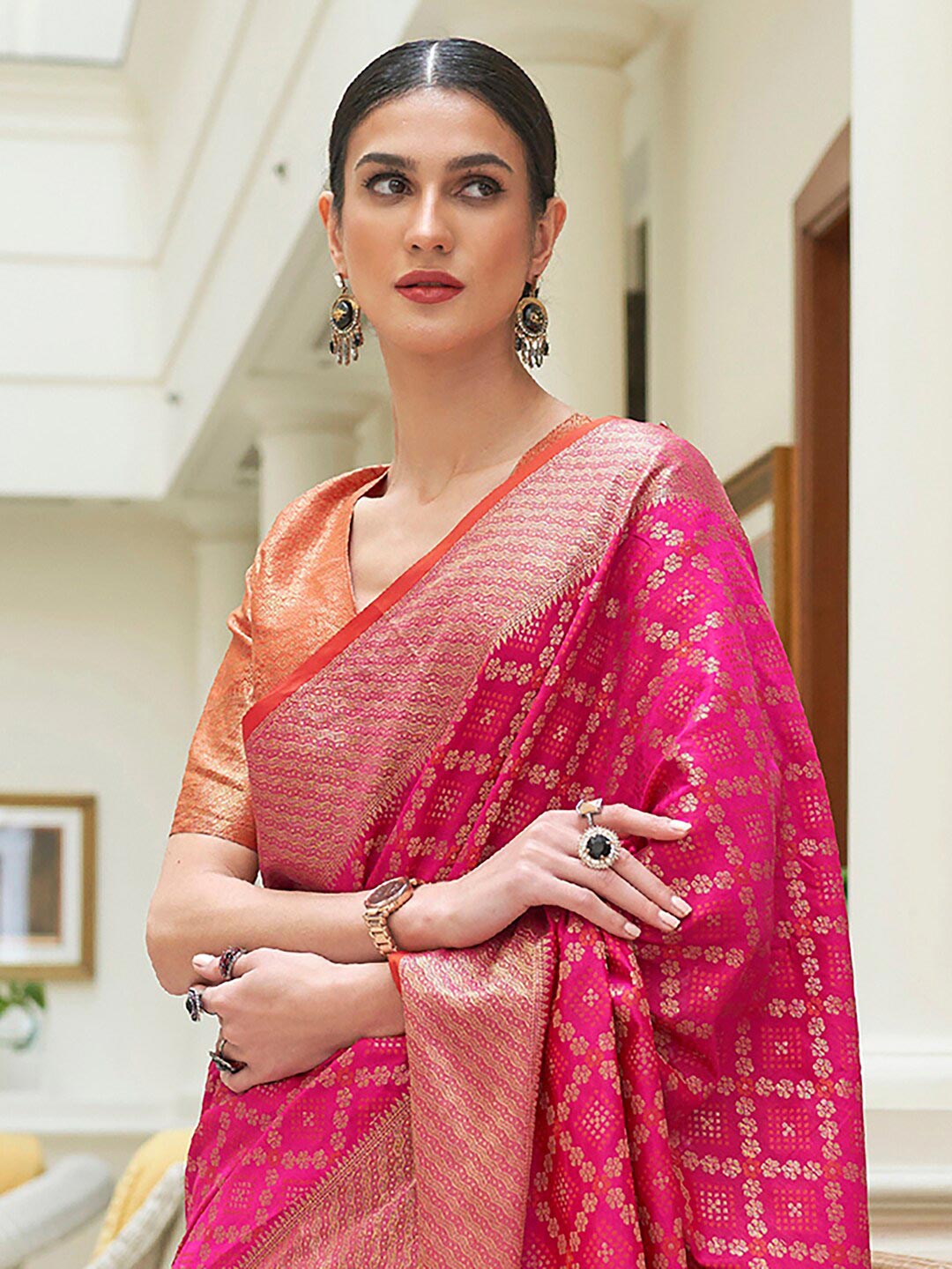 Mitera Pink & Gold-Toned Woven Design Zari Silk Blend Patola Saree - Distacart