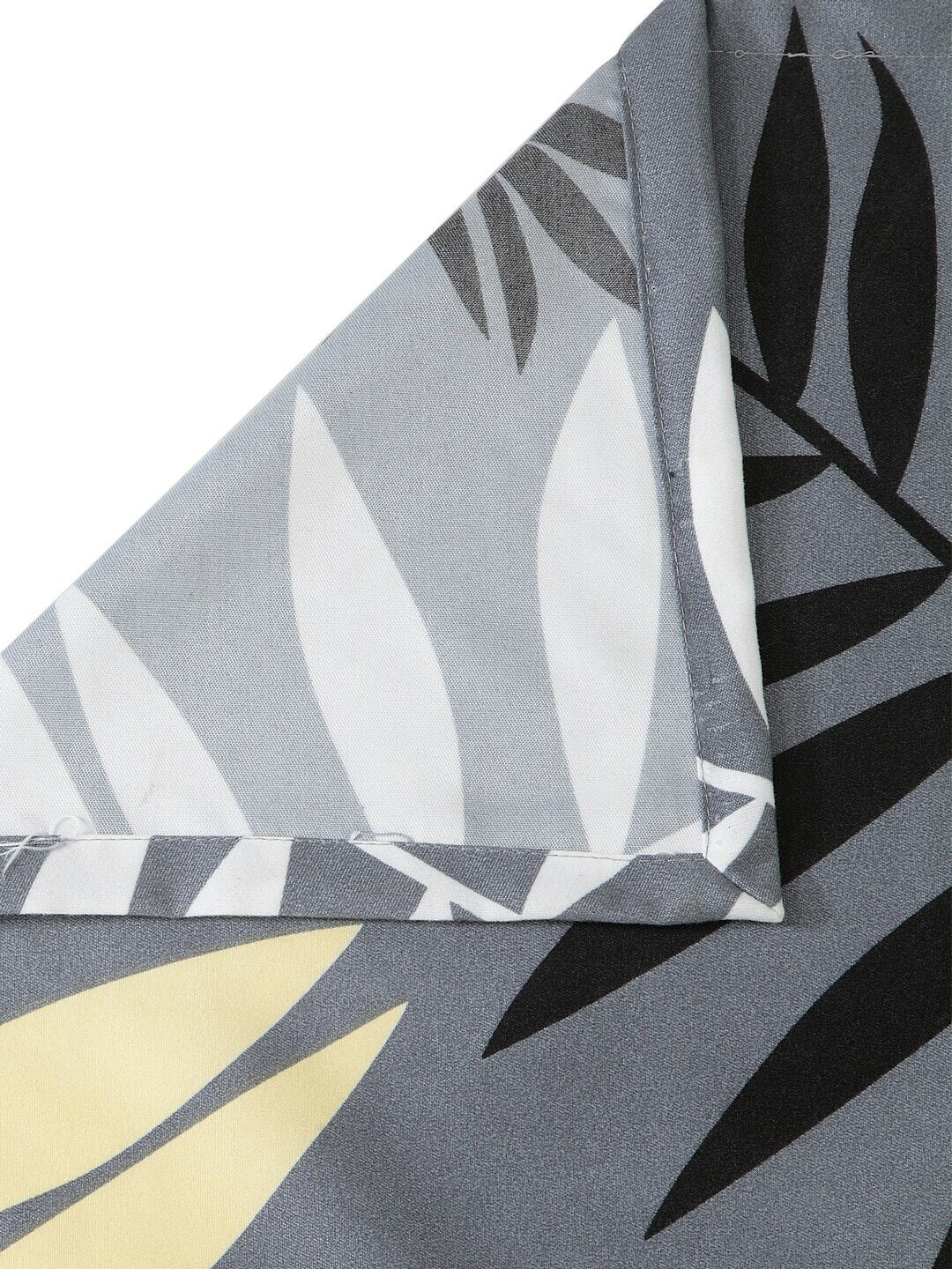 Home Sizzler Grey Printed 144 TC 1 Queen Bedsheet with 2 Pillow Covers - Distacart