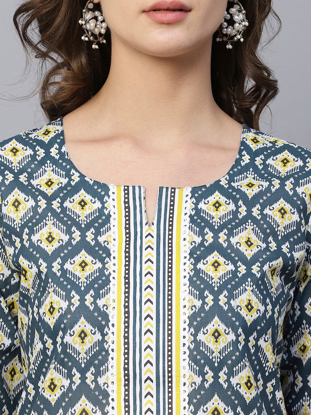 Kalini Ethnic Motifs Printed Regular Kurta with Trousers - Distacart