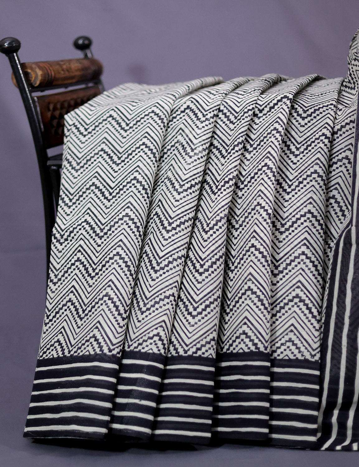 Cream And Black Colour Combo With Waves Print Pure Mulmul Cotton Saree By Gayathri Reddy Designer Studio - Distacart