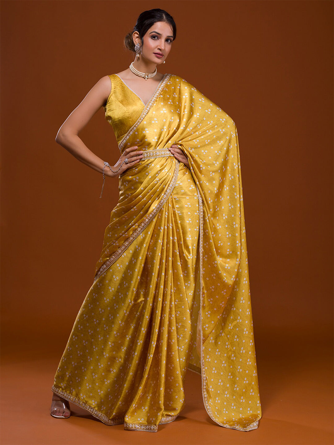 Koskii Yellow & White Bandhani Embroidered Bandhani Saree - Distacart