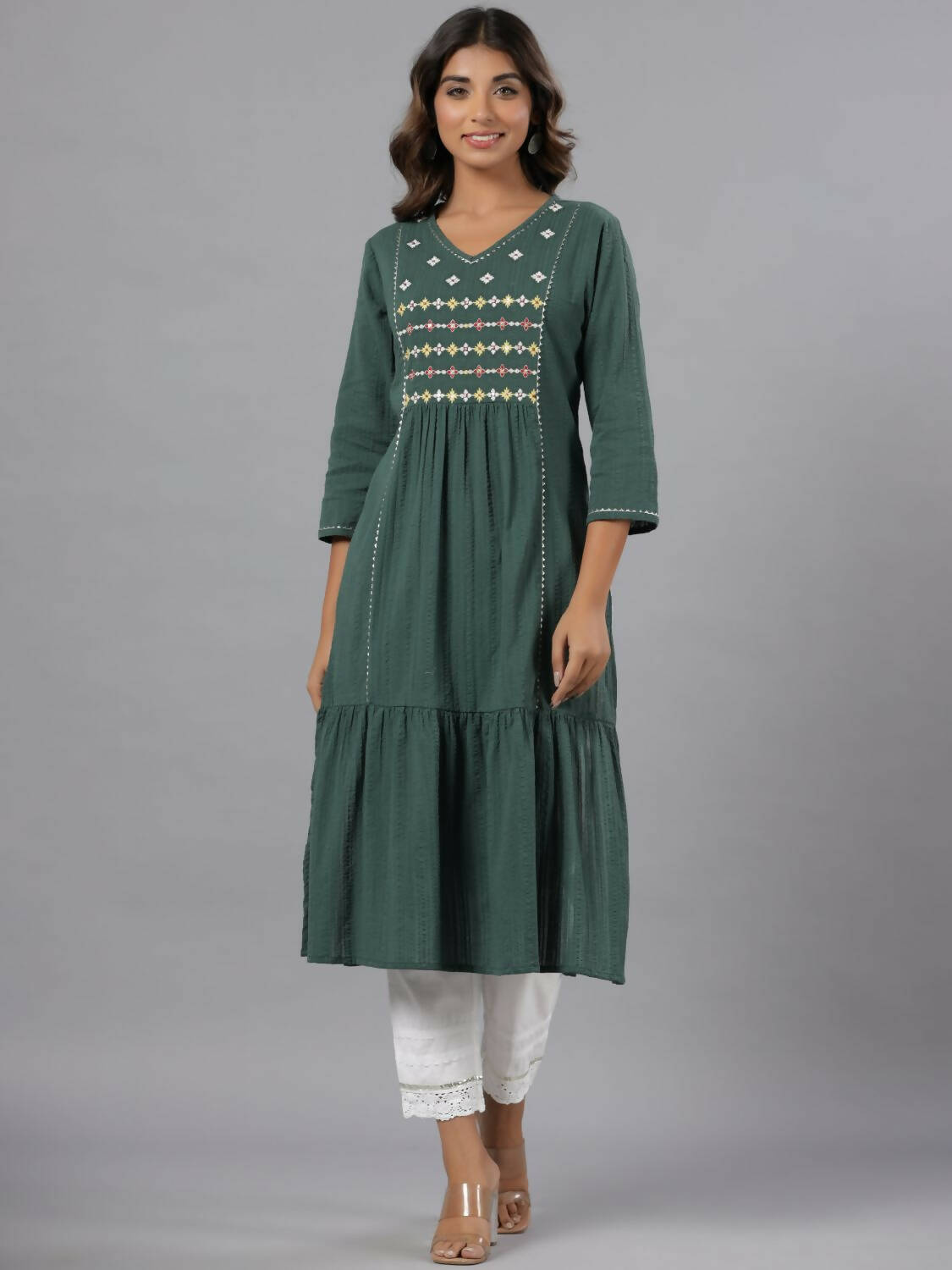 Juniper Women Green Seer Sucker Embroidered High Slit Kurta - Distacart