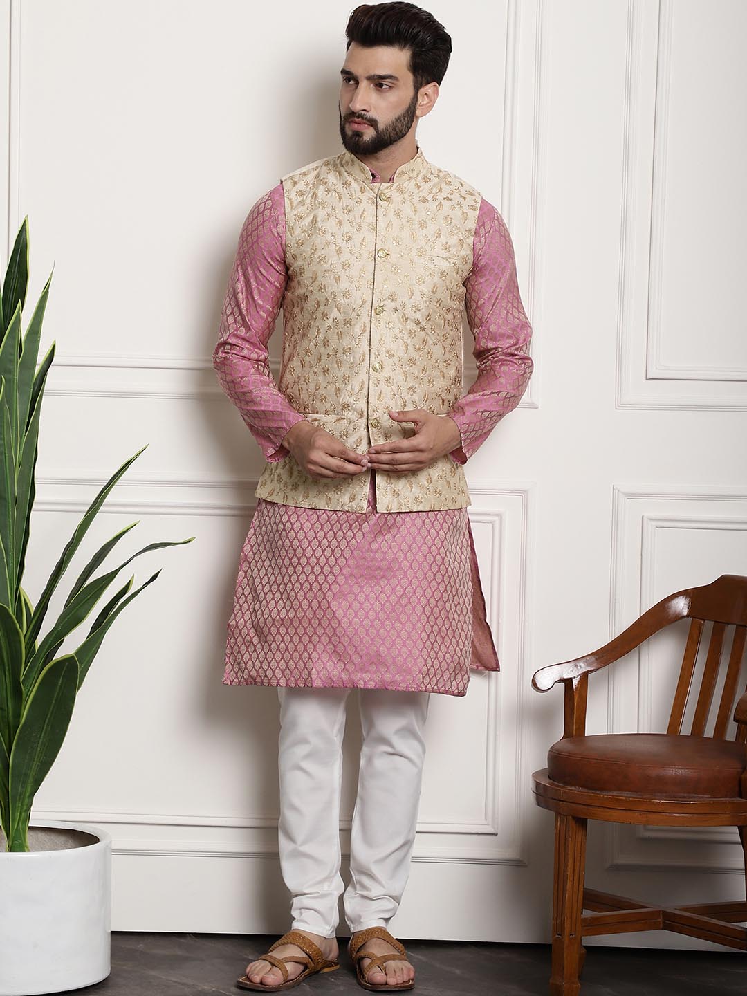 Sojanya Men Pink Ethnic Motifs Kurta with Pyjamas & Nehru Jacket - Distacart
