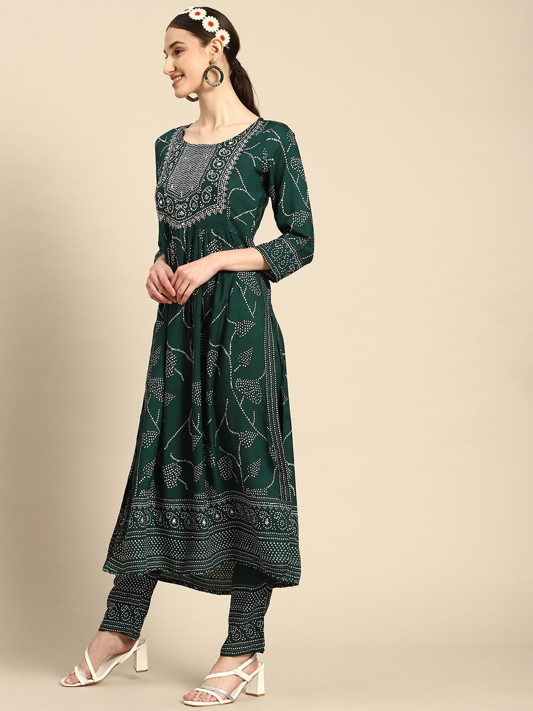 Sangria Women Green Bandhani Printed Sequinned Kurta with Trousers - Distacart