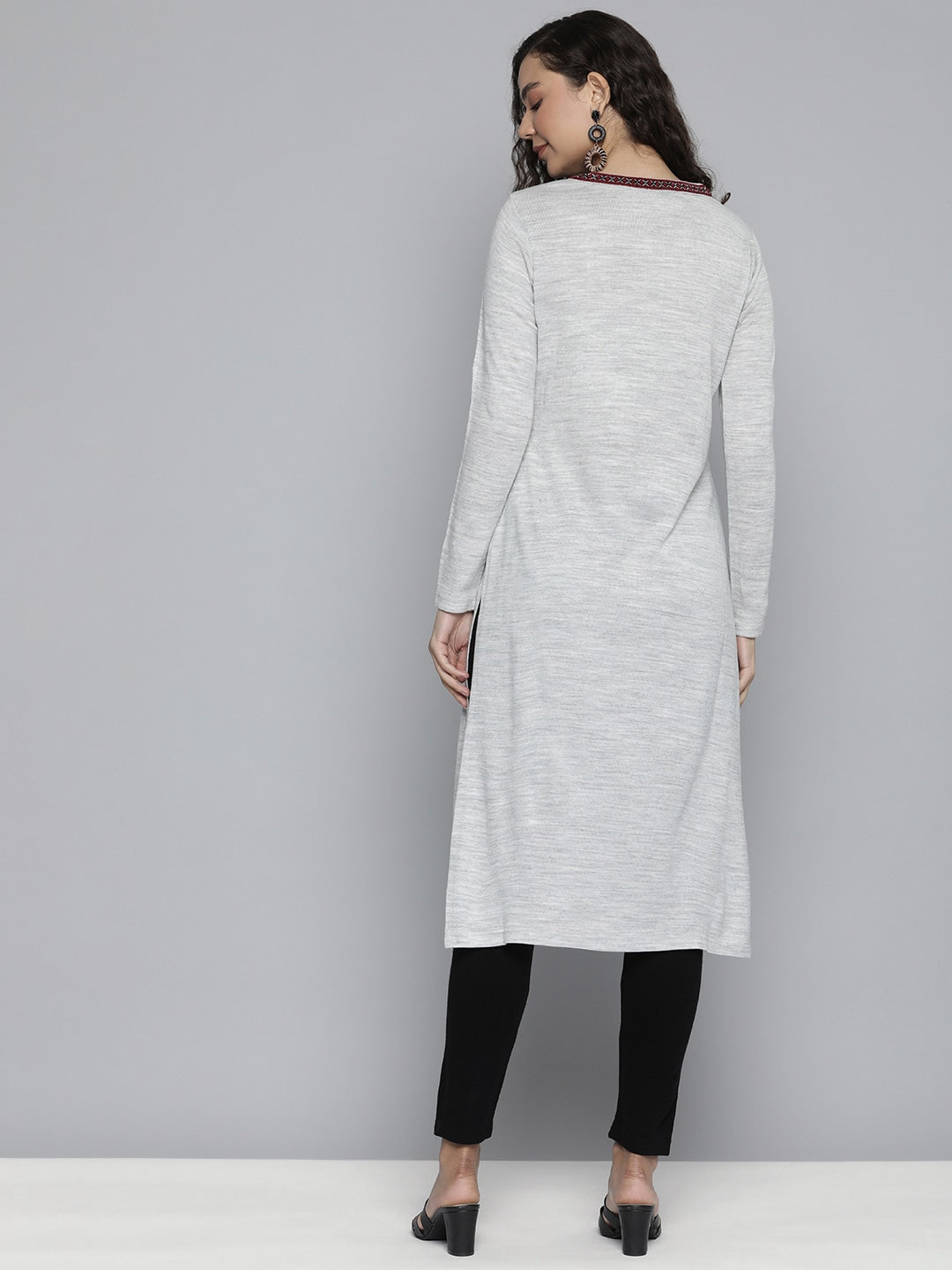 HERE&NOW Women Grey Melange & Red Ethnic Motifs Yoke Design Thread Work Kurta - Distacart