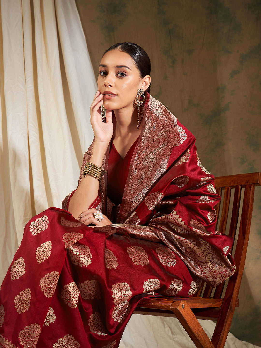 Sangria Red Ethnic Motifs Woven Design Zari Banarasi Saree - Distacart