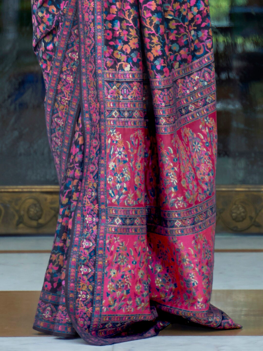 Mitera Navy Blue & Pink Floral Zari Silk Blend Banarasi Saree - Distacart