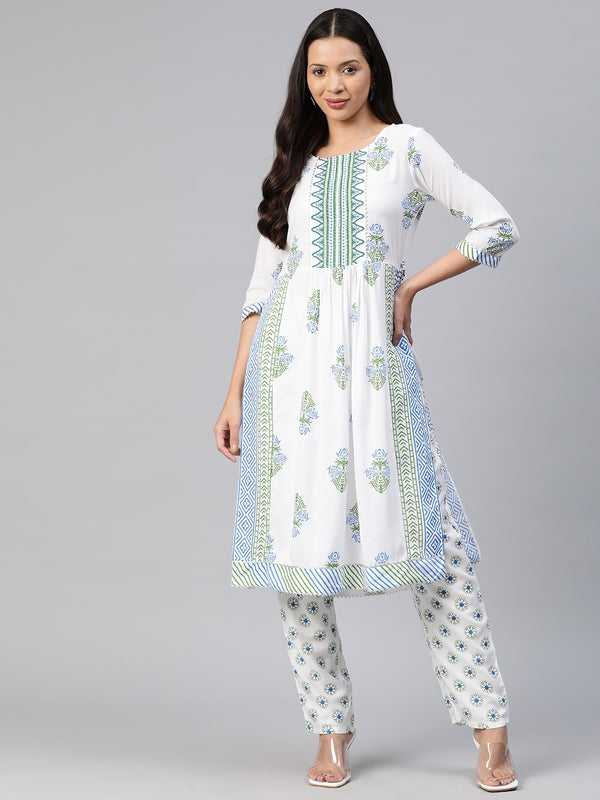 Kalini Women Floral Printed Regular Kurta with Trousers - Distacart