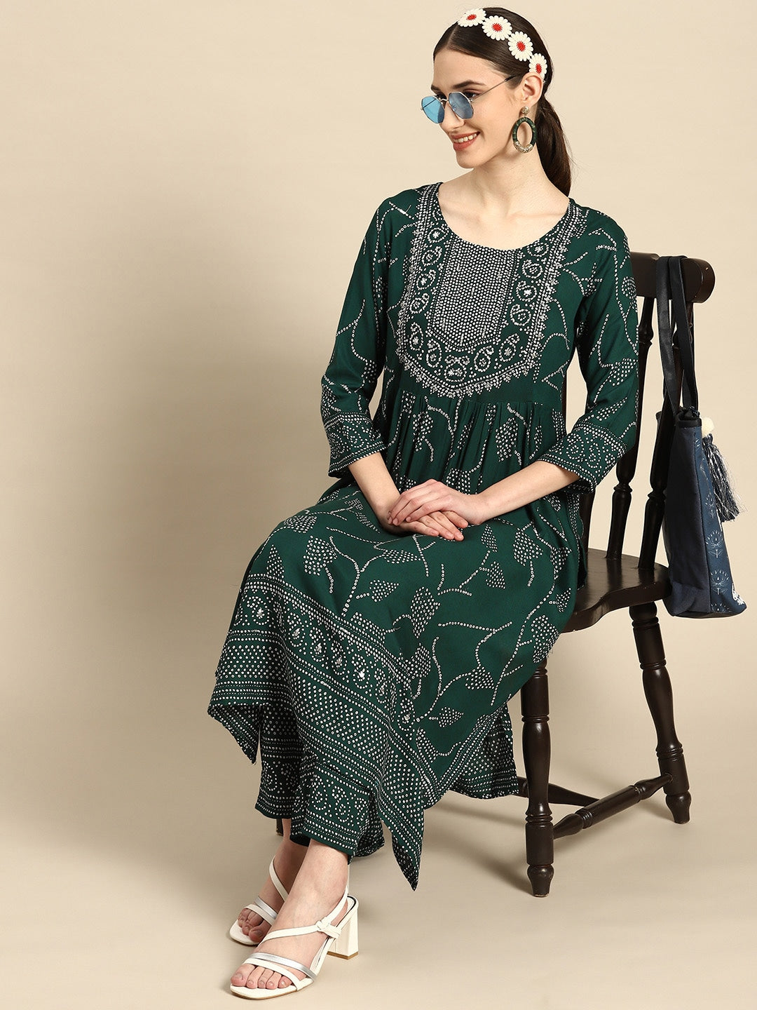 Sangria Women Green Bandhani Printed Sequinned Kurta with Trousers - Distacart