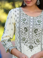 Thumbnail for Juniper Women's Green Rayon Staple Kalamkari Floral Placement Printed Kurta - Distacart