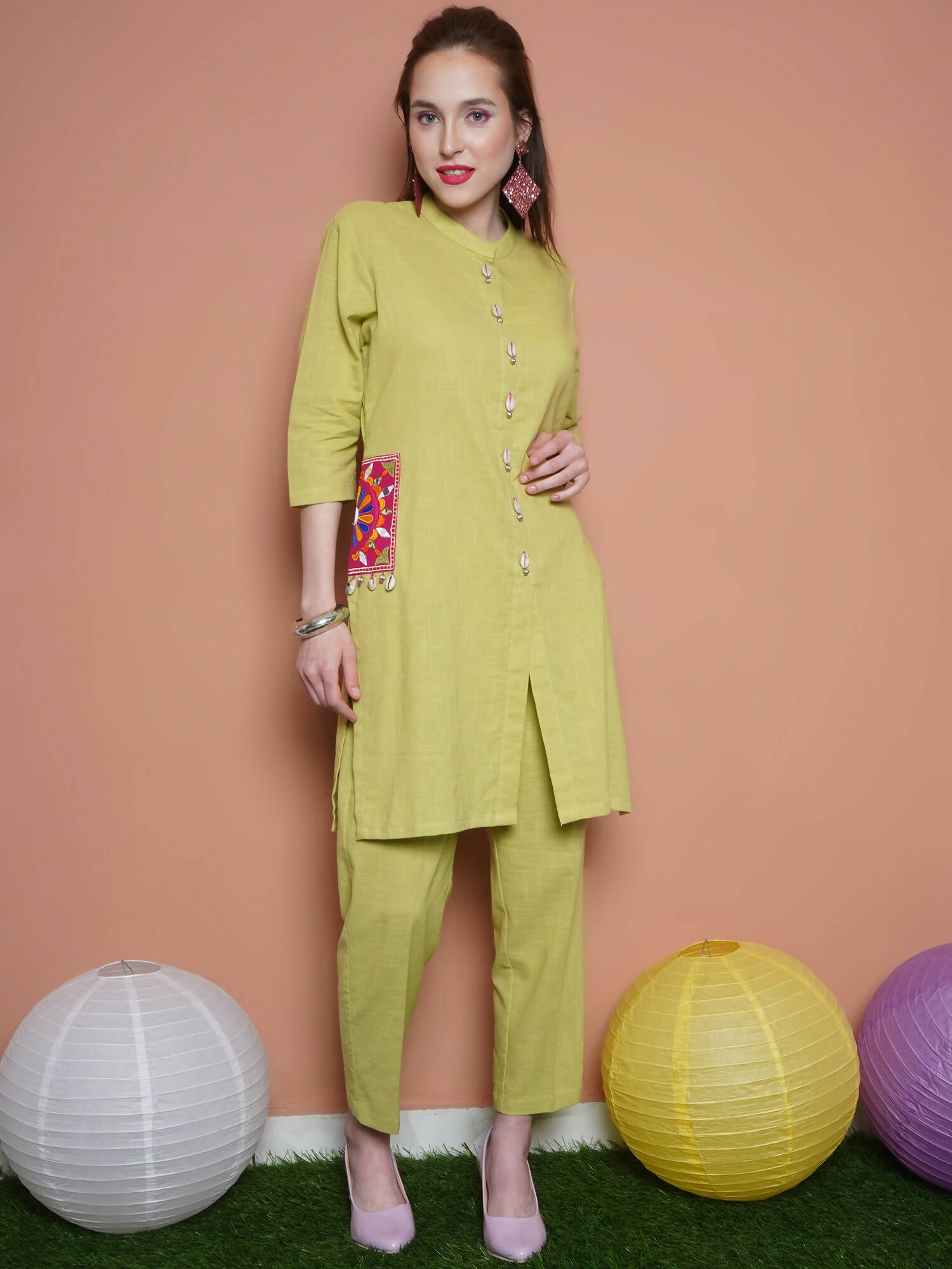 Women Republic Green Cotton Kurta Set With Embroidered Pockets - Distacart