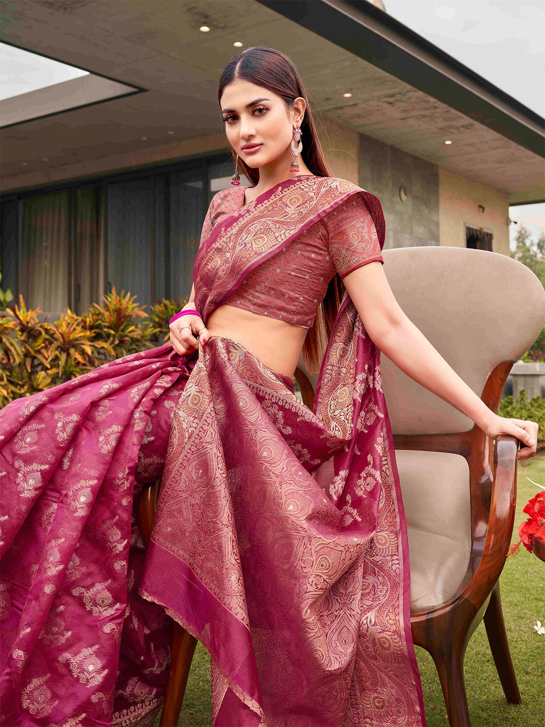 Tikhi Imli Pink Ethnic Motifs Woven Design Zari Saree - Distacart