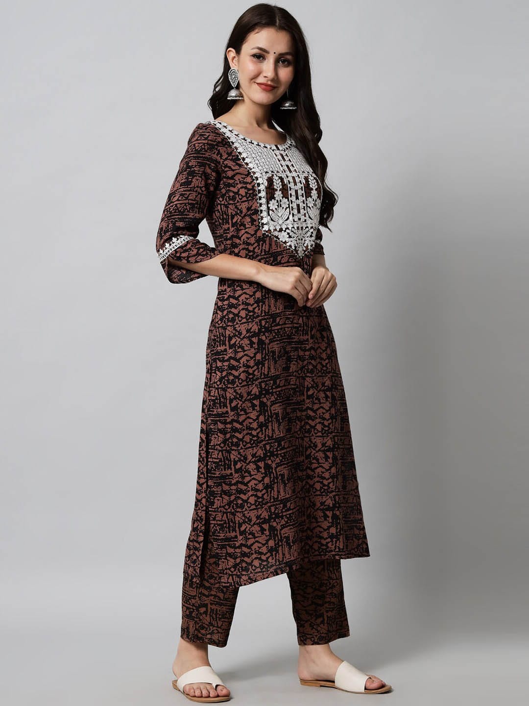 Kalini Women Embroidered Thread Work Kurta & Trousers - Distacart