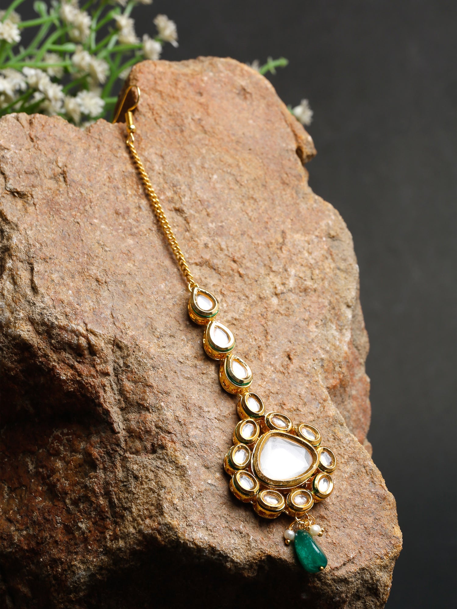 Kundan Maang Tikka - Ruby Raang - Distacart