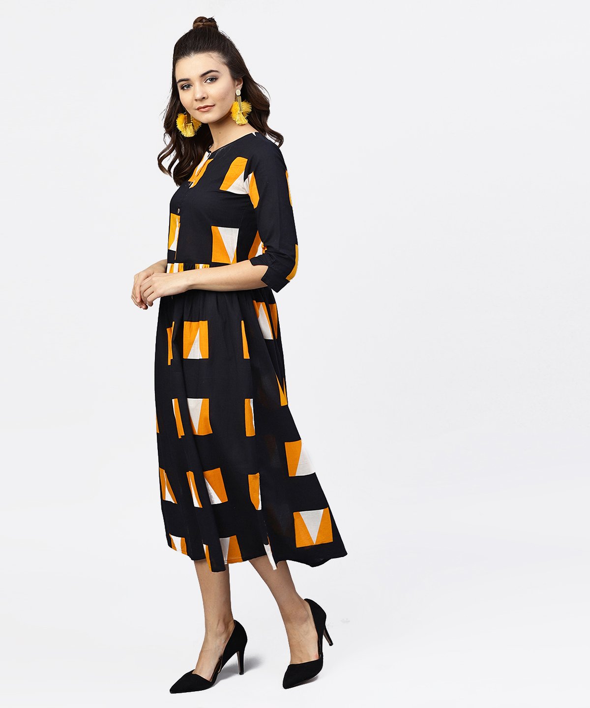 NOZ2TOZ Black Round Neck Printed Dress With Front Placket And 3/4 Sleeves - Distacart