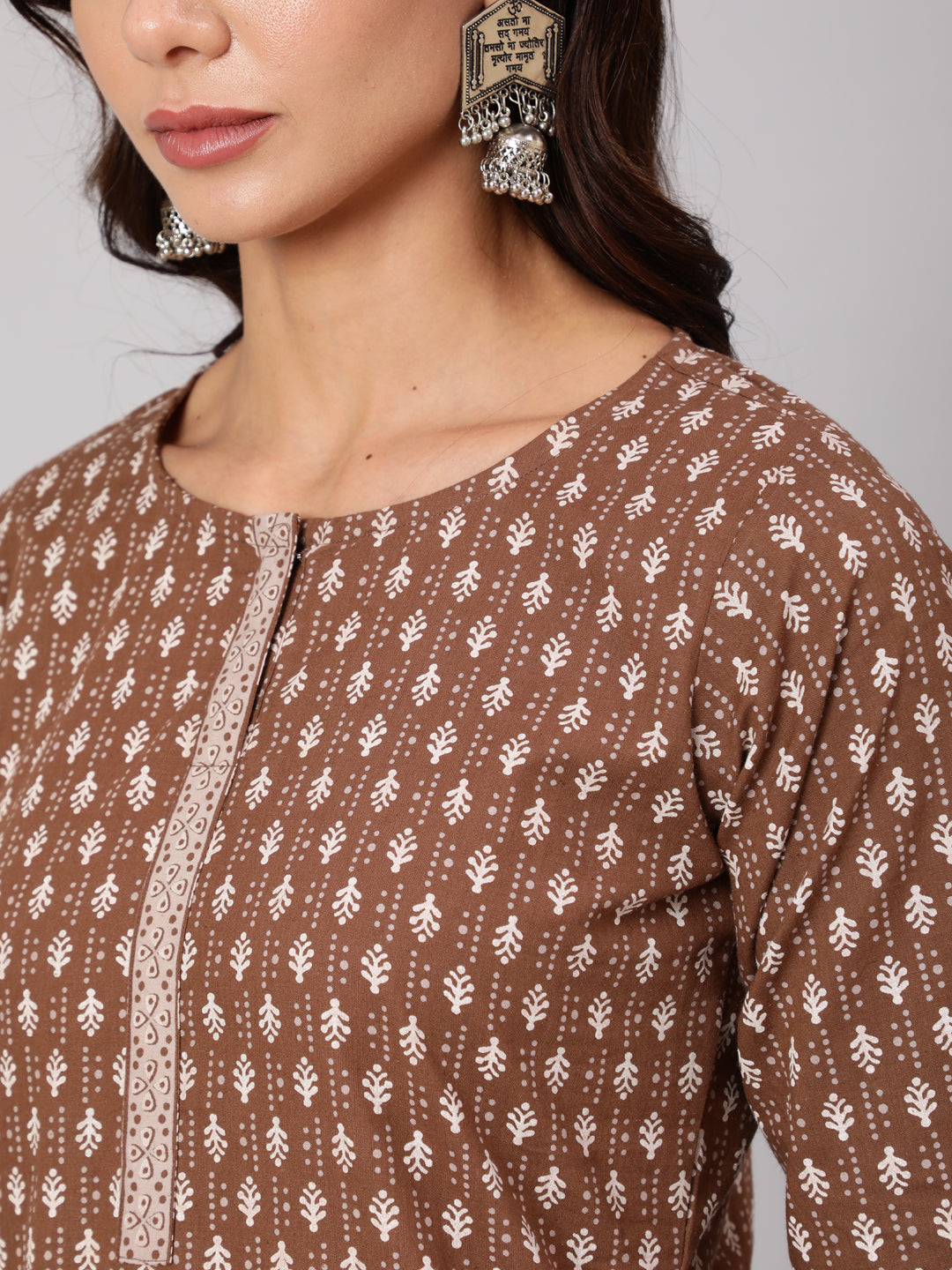 NOZ2TOZ Women Brown Printed Straight kurta With Three Quarter Sleeves - Distacart