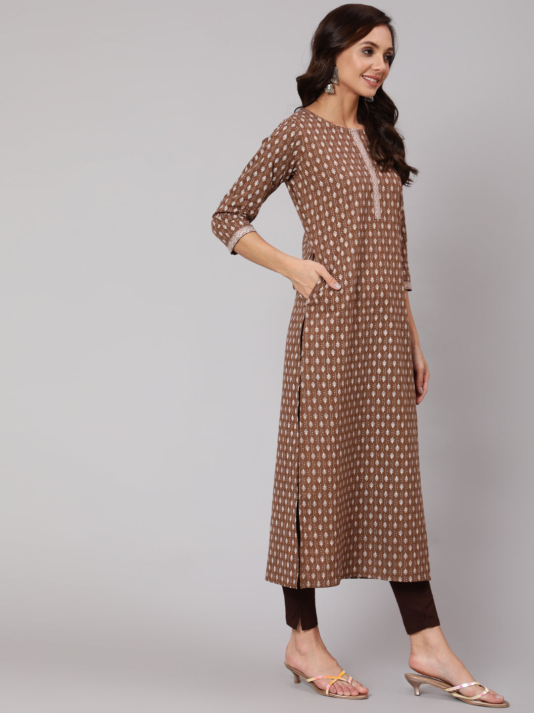 NOZ2TOZ Women Brown Printed Straight kurta With Three Quarter Sleeves - Distacart