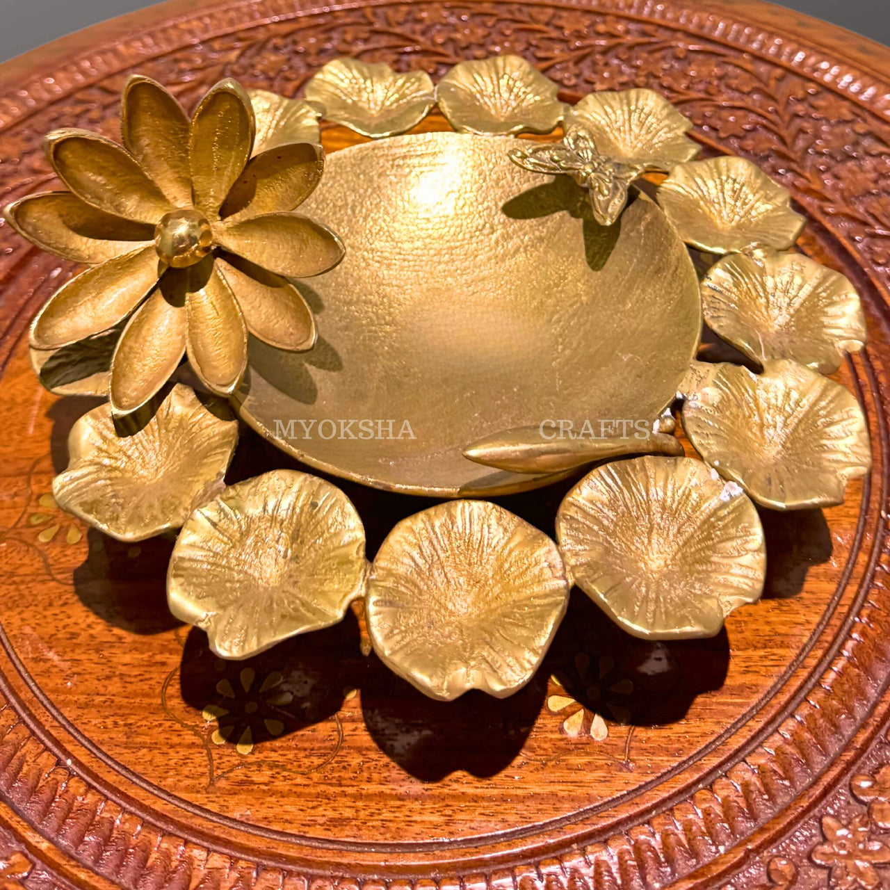 Brass Flower Design Décor - Distacart