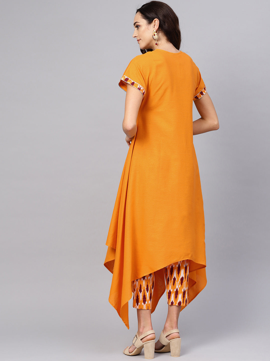 Ahalyaa Mustard Solid Kimono Style Cotton Kurta Set