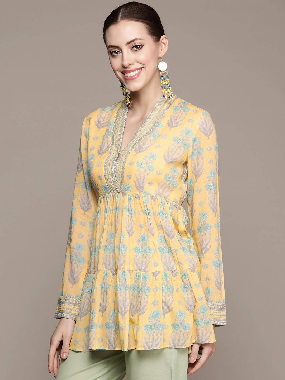 India Couture Week 2023: Aditi Rao Hydari dazzles in regal jacket lehenga  by Ritu Kumar - India Today