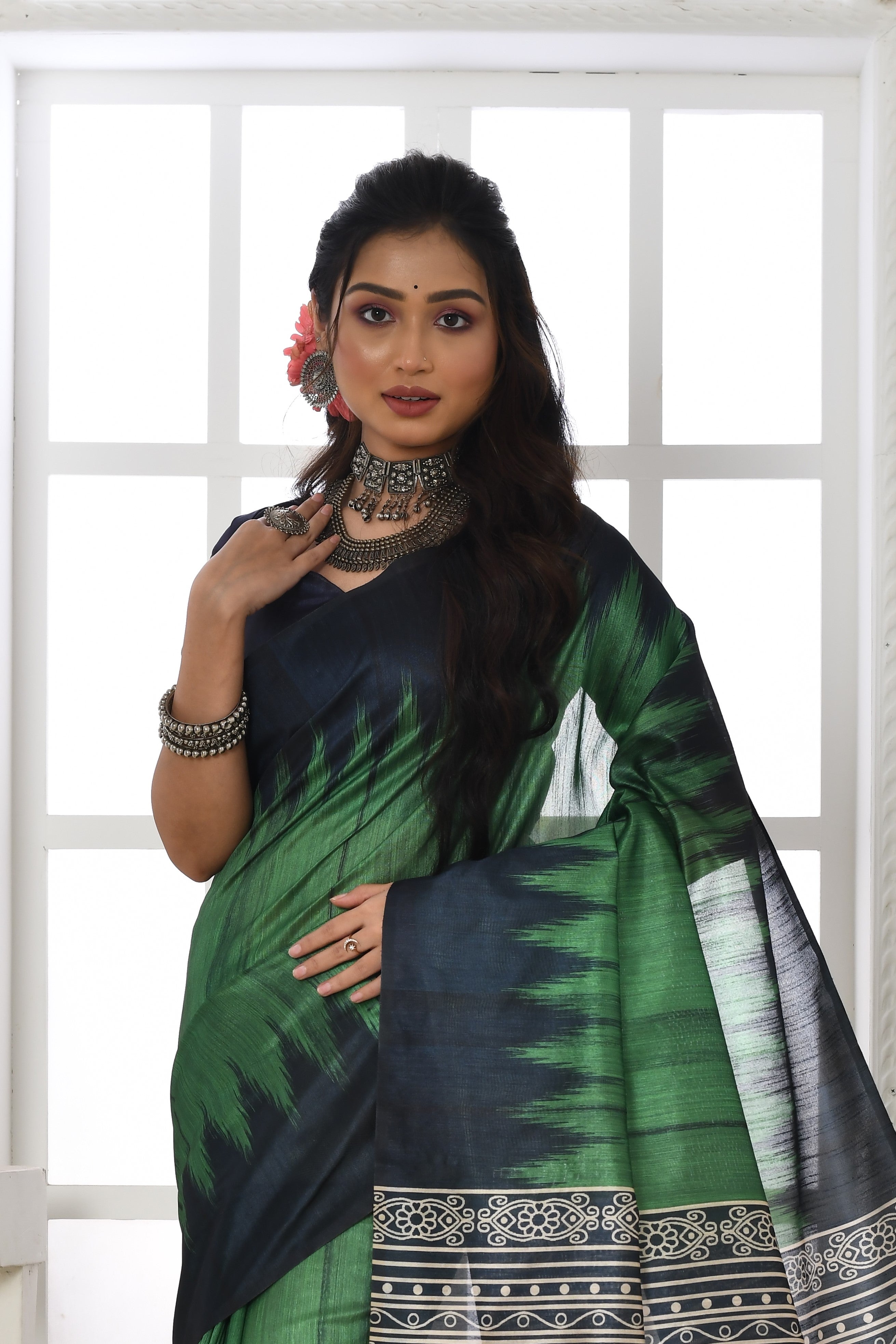 Vishnu Weaves Women's Green Tussar Silk Temple Print Saree with Blouse - Distacart