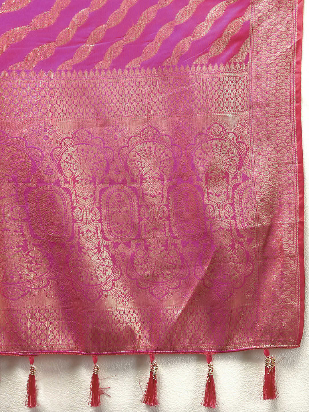 Lorenvalley Fashion Magenta Soft Silk Woven Design with Zari Weaving Leheriya Design Saree - Distacart