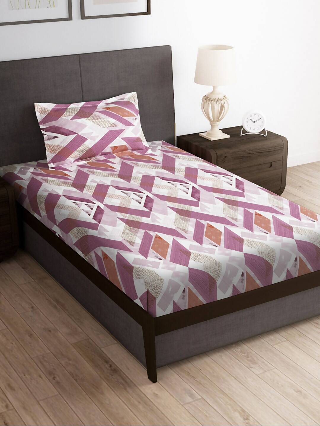 Story@home Arena Pink & White Geometric Printed 180 TC Bedsheet & Pillow Covers - Distacart