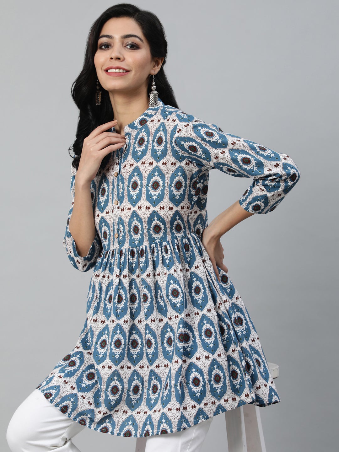 NOZ2TOZ Women Blue & Off White Printed Mandarin Collar Cotton Tunic - Distacart