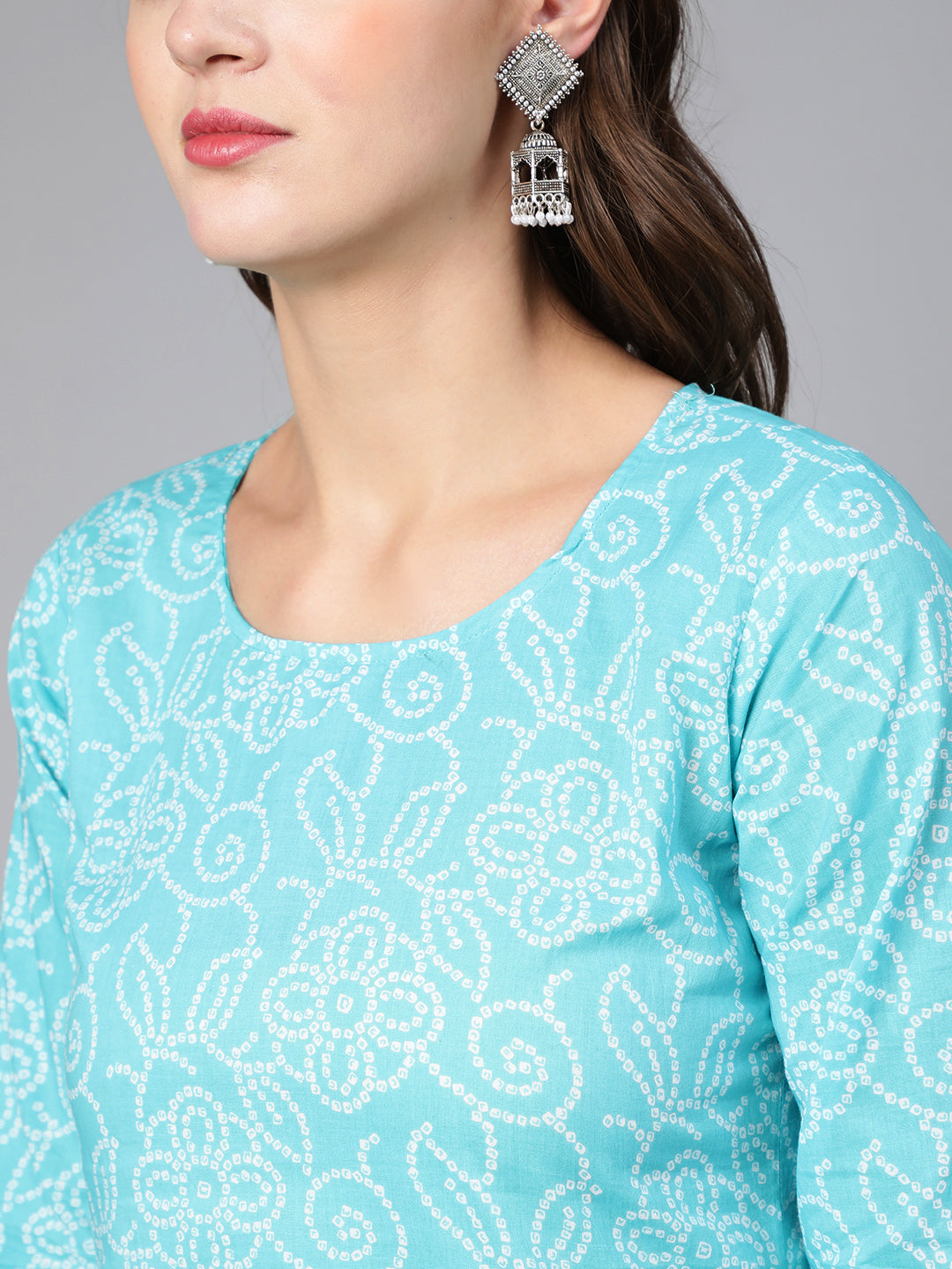 NOZ2TOZ Women Aqua Blue Bandhani Printed Straight Kurta With Three Quarter Sleeves - Distacart