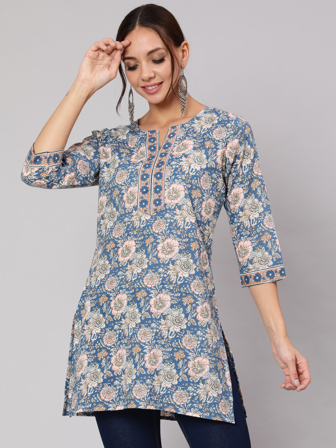 NOZ2TOZ Women Blue & Pink Floral Printed Straight Tunic With Three Quarter Sleeves - Distacart