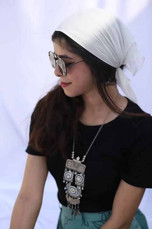 Diva Globe White Chiffon Bhandana - Distacart