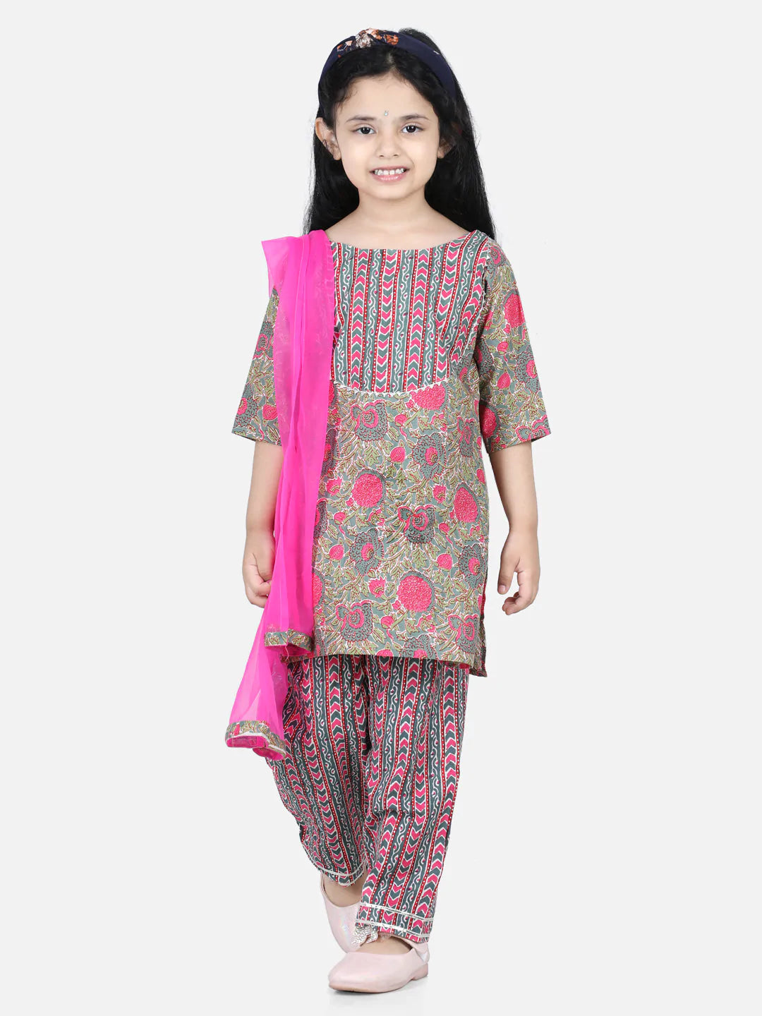 NOZ2TOZ Green Color Pure Cotton Printed Kurti with Pant For Girls - Distacart