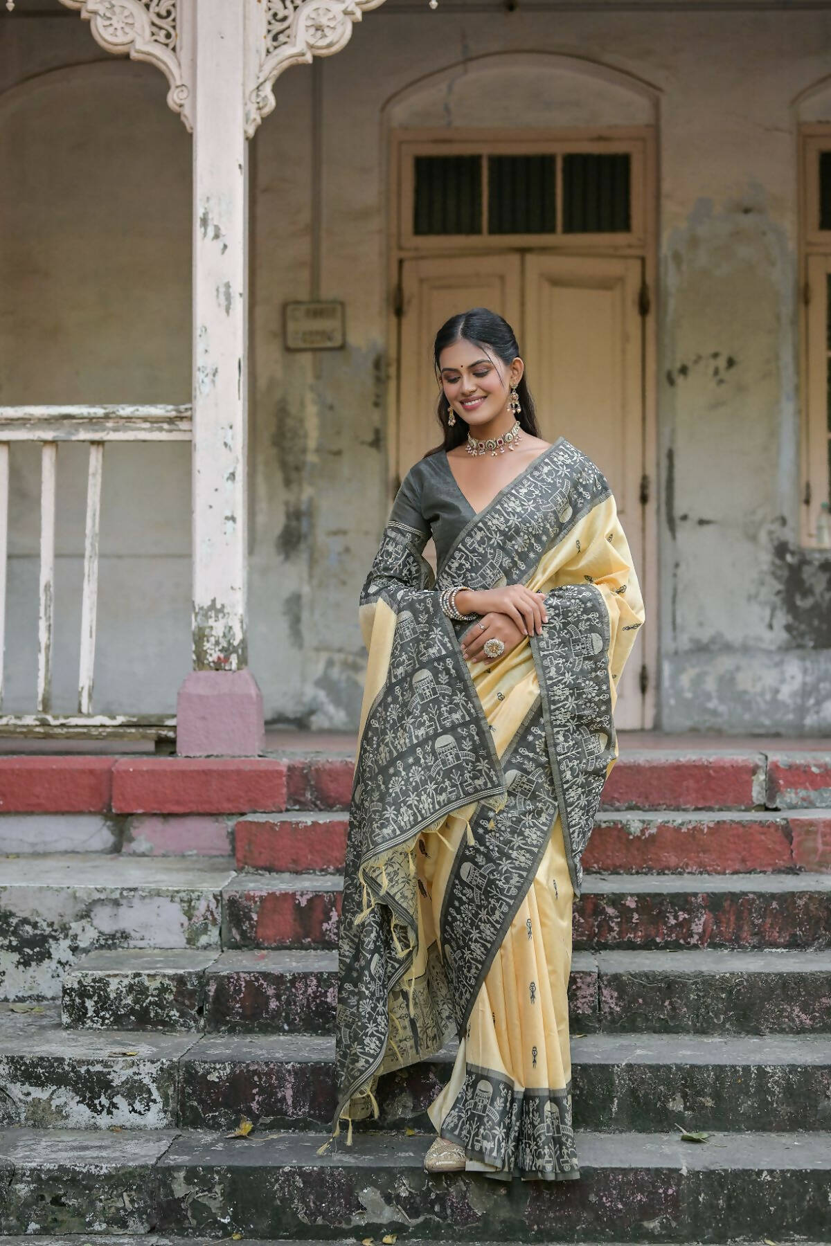 Vishnu Weaves Women's Black Handloom Raw Silk Woven Saree with Blouse - Distacart