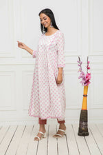 Thumbnail for Myshka Women White Floral Rayon Straight Round Neck Kurtas - Distacart