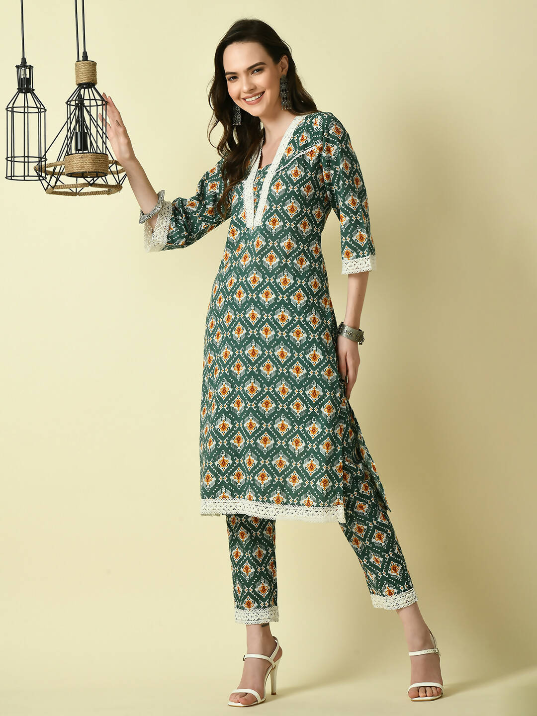 Myshka Women's Green Straight Kurta & Trousers - Distacart