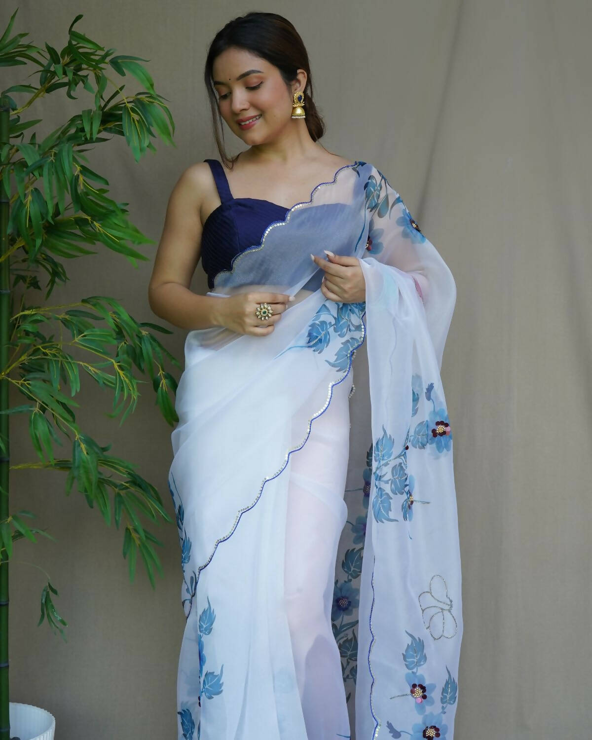 Vamsee White Organza Saree - Distacart