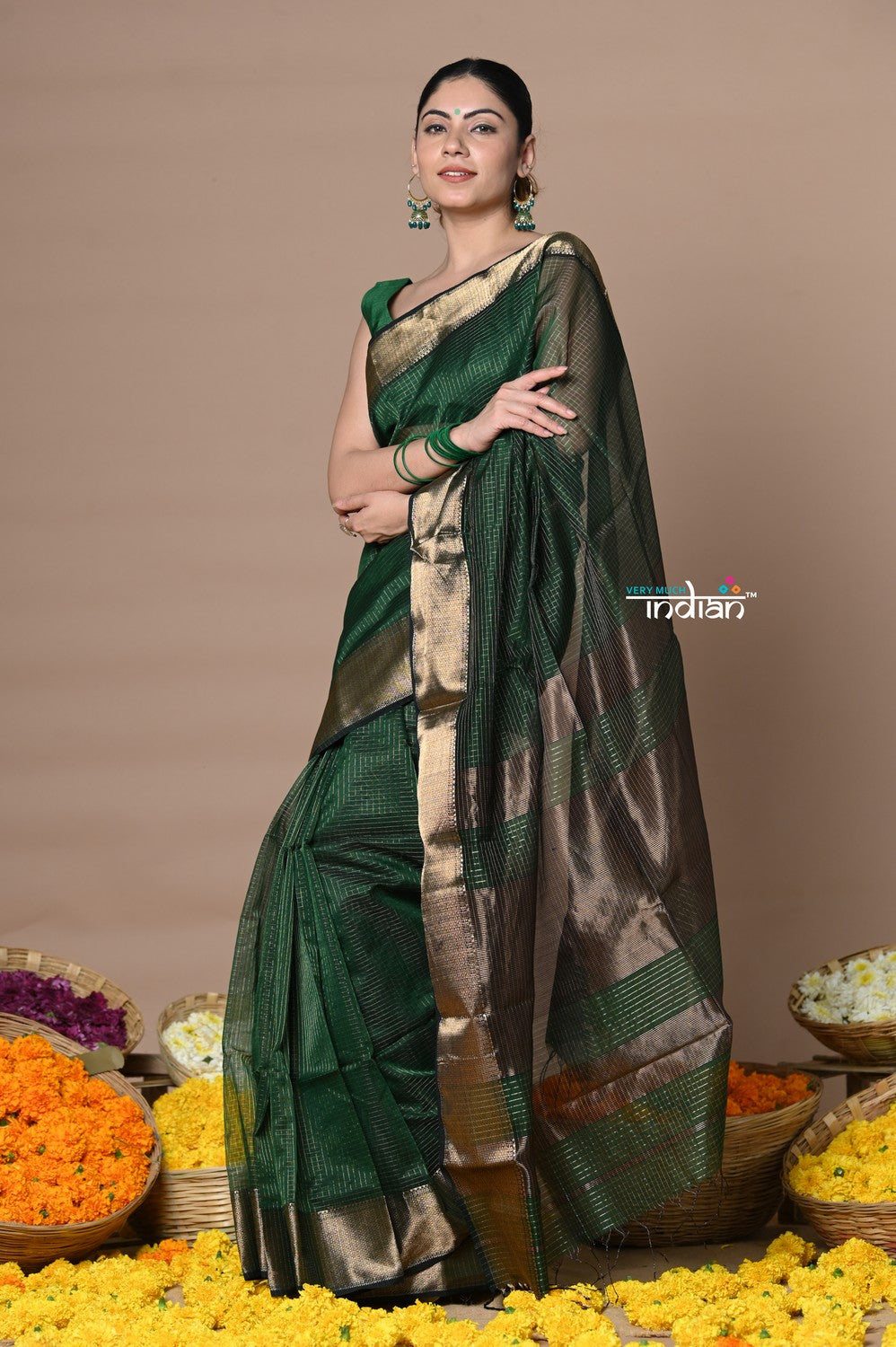 Very Much Indian Rajsi - Handloom Ari Checks Cotton Silk Saree with Golden Border - Dark Green - Distacart