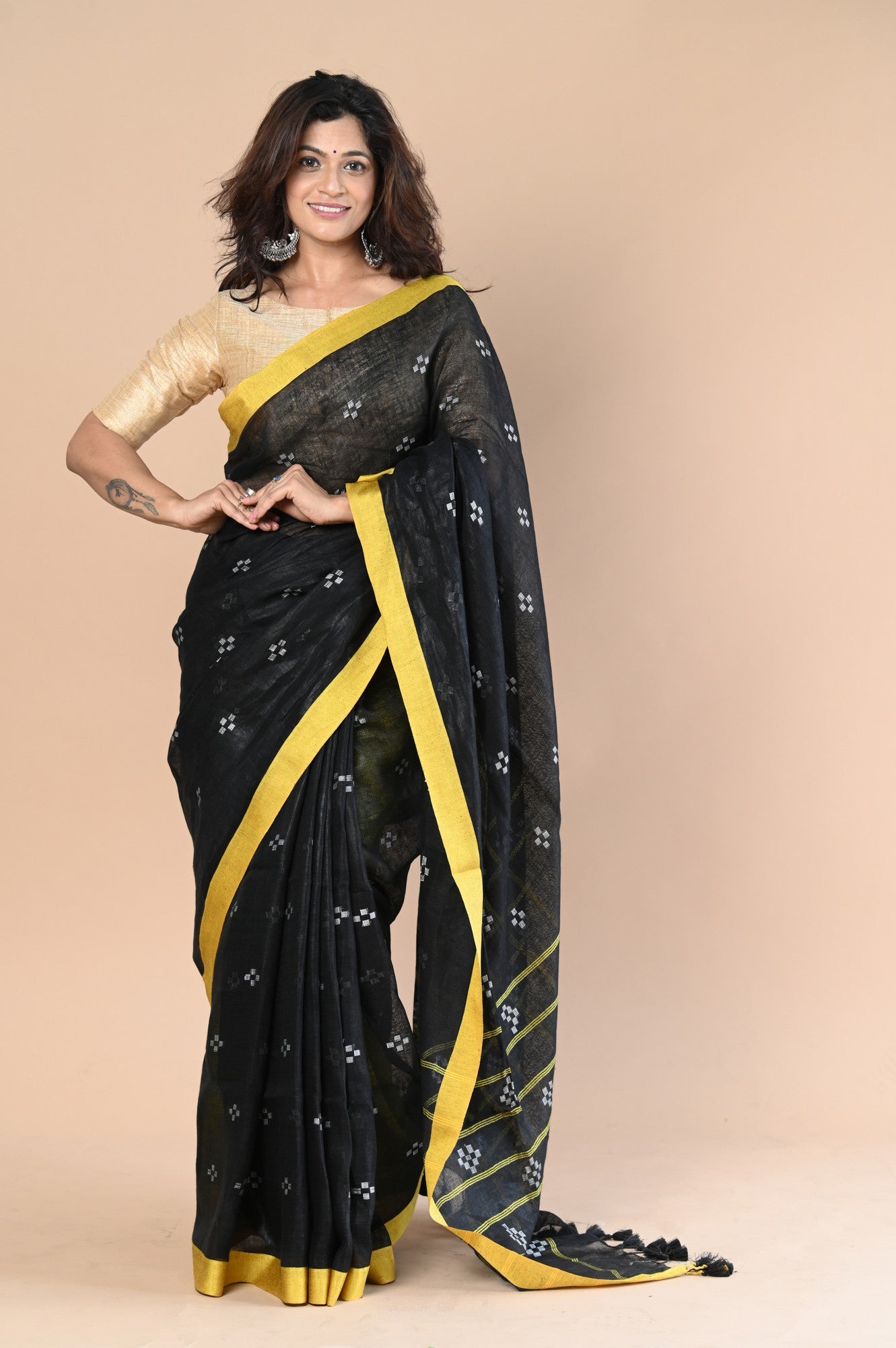 Very Much Indian Pure Linen Saree With Sleek Border and Exclusive Design - Distacart