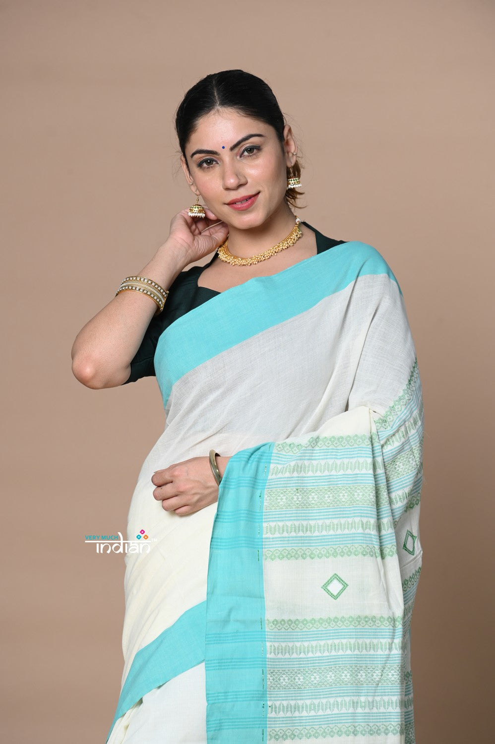 Very Much Indian Rajsi - Handloom Pure Cotton Saree with Classic Border and Pallu - White - Distacart