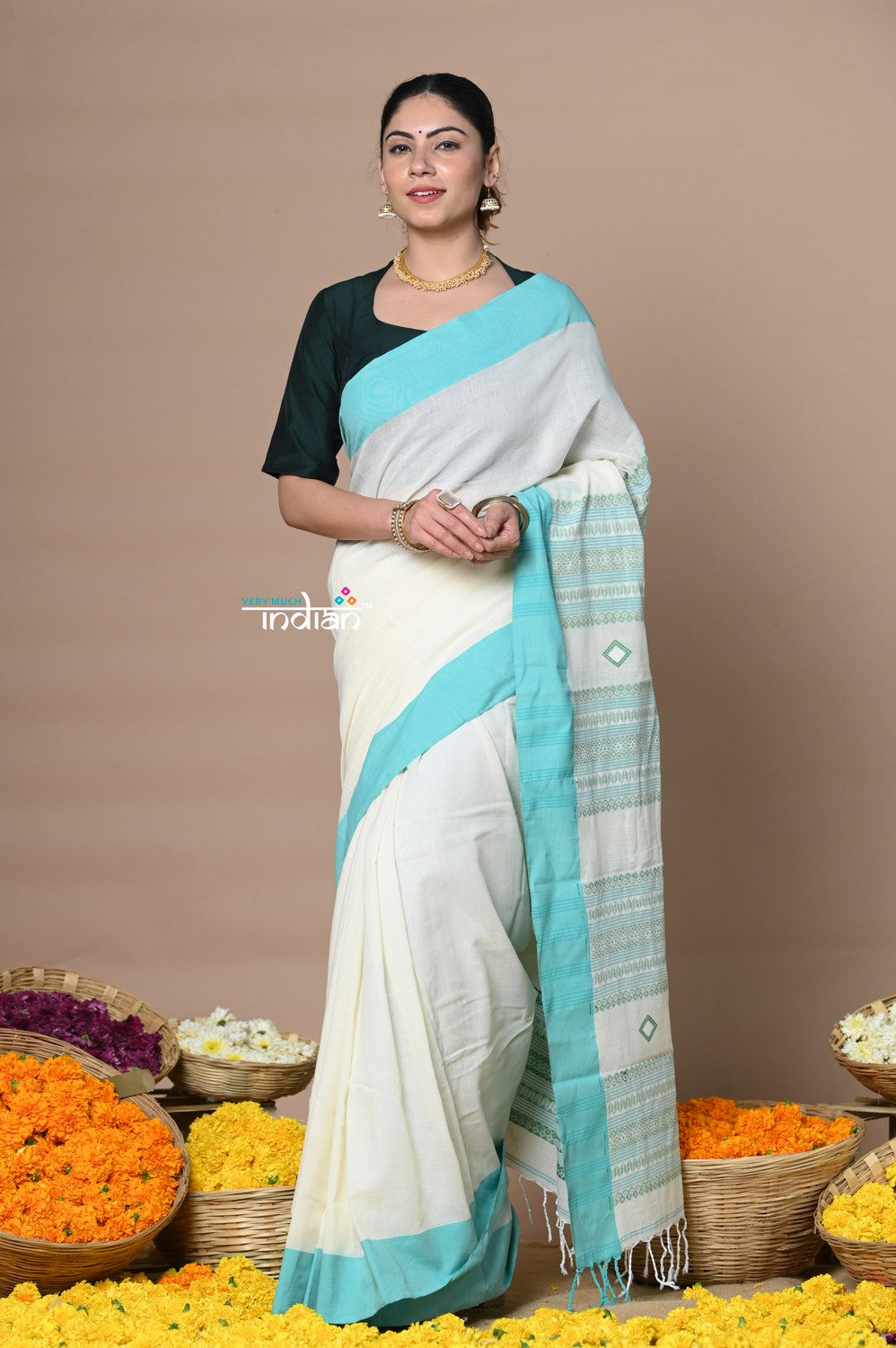 Very Much Indian Rajsi - Handloom Pure Cotton Saree with Classic Border and Pallu - White - Distacart