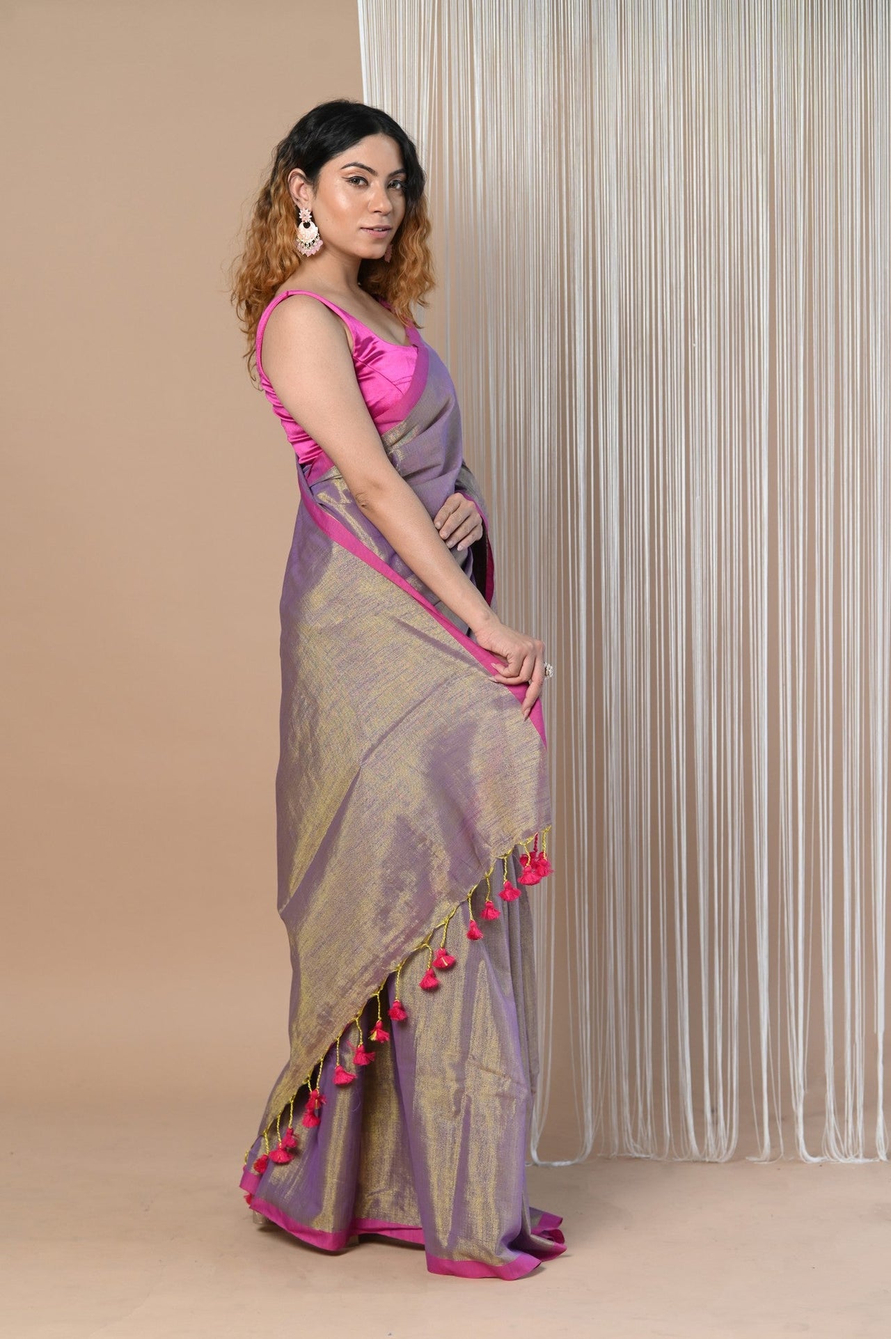 Very Much Indian VMI Exclusive! Handloom Woven Cotton Zari Saree with Beautiful Sleek Border - Distacart