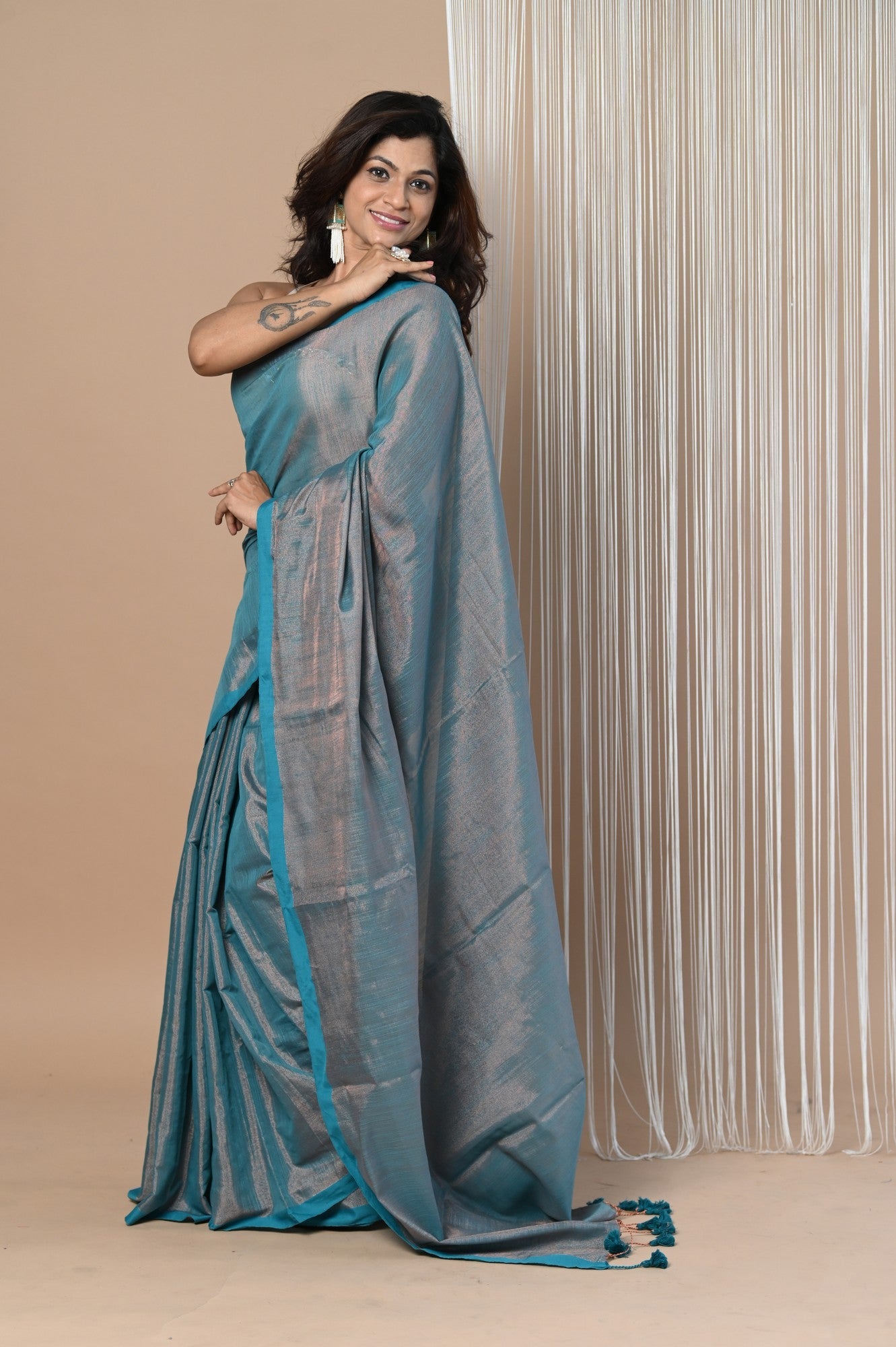 Very Much Indian VMI Exclusive! Handloom Woven Cotton Zari Saree with Beautiful Sleek Border - Distacart