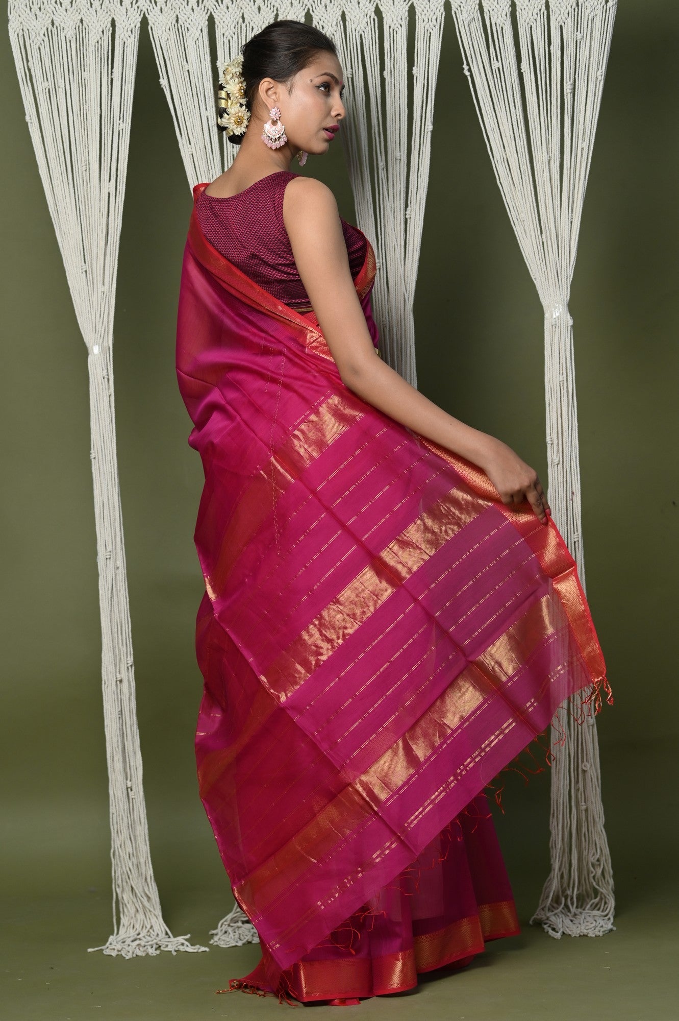 Very Much Indian Handloom Cotton Silk Saree With Sleek Golden Border - Red - Distacart
