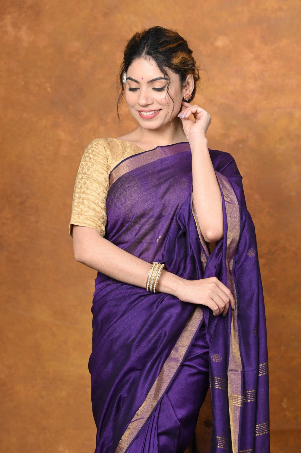 Very Much Indian Designed by VMI - High Quality Mul Cotton Handloom Woven with Sleek Border and Flower Buttis - Violet - Distacart