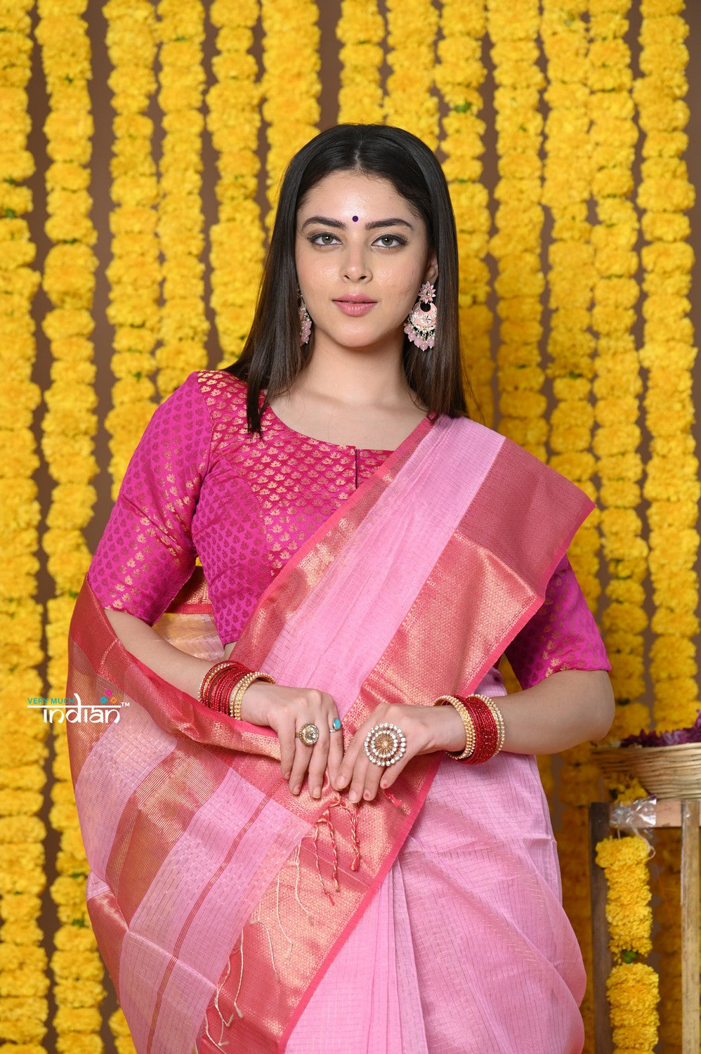 Very Much Indian Rajsi - Handloom Ari Checks Cotton Silk Saree with Golden Border in Pink - Distacart